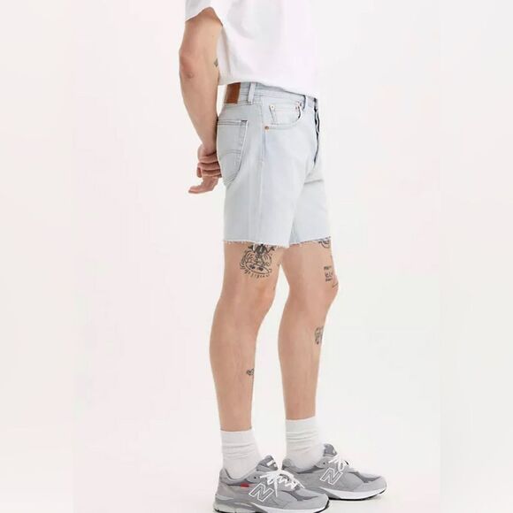 LEVI’S Premium 501® ’93 Shorts Size 28 Light Indigo Stonewashed Blue Cutoffs - Picture 2 of 6